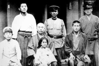 The Sugihara Family (Chiune: back row center).