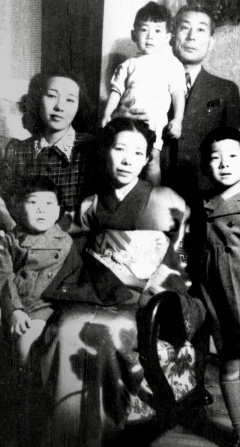 Family photo taken in Bucharest, which became the last destination of Sugihara as a diplomat