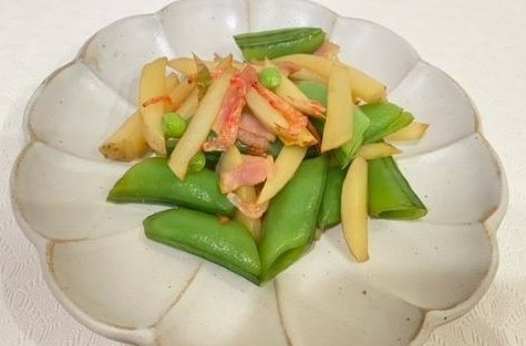 スナップエンドウとじゃがいものきんぴらのイメージ写真